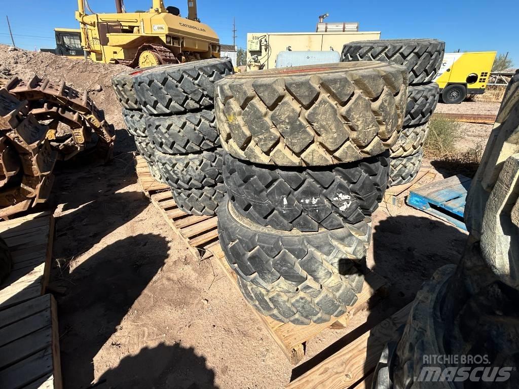 Bobcat 12x16.5 Tires Däck, hjul och fälgar