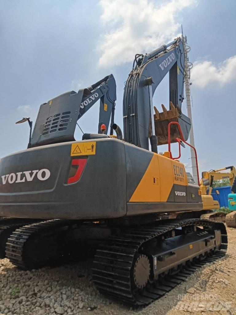 Volvo EC 240 Bandgrävare