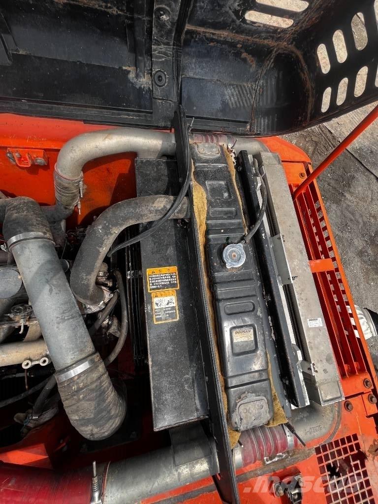 Doosan DH 225 LC-7 Bandgrävare