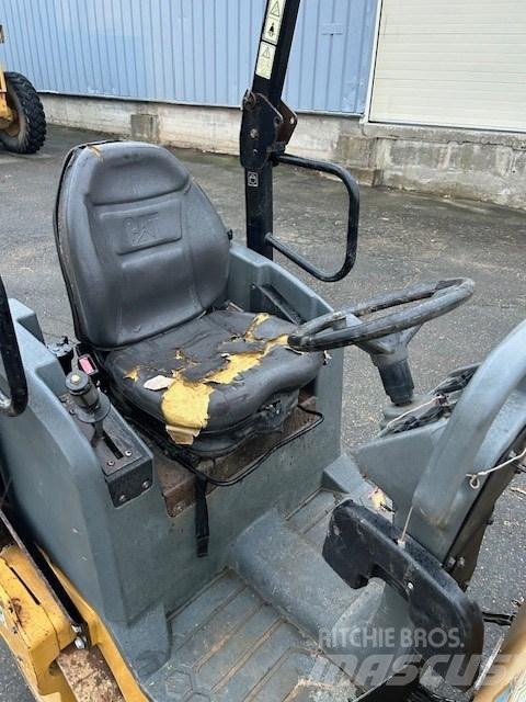CAT CB 14 B Tvåvalsvältar