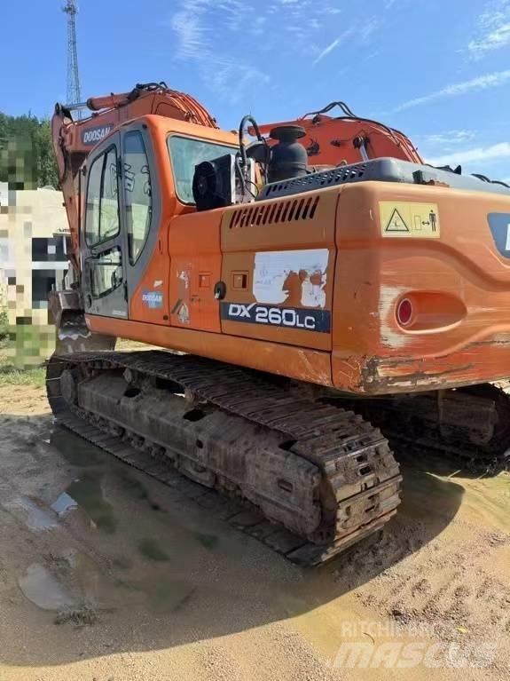Doosan DX 260LC Bandgrävare