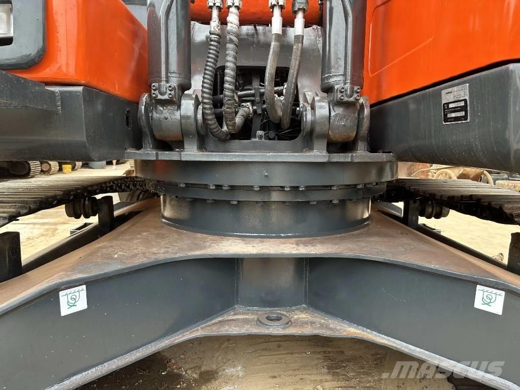Doosan DX225LC-9C Bandgrävare