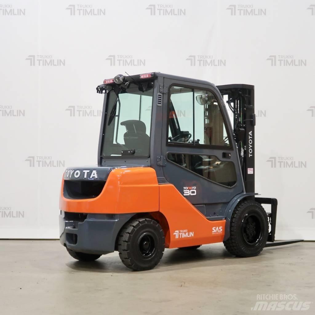 Toyota 02-8FDF30 Dieselmotviktstruckar