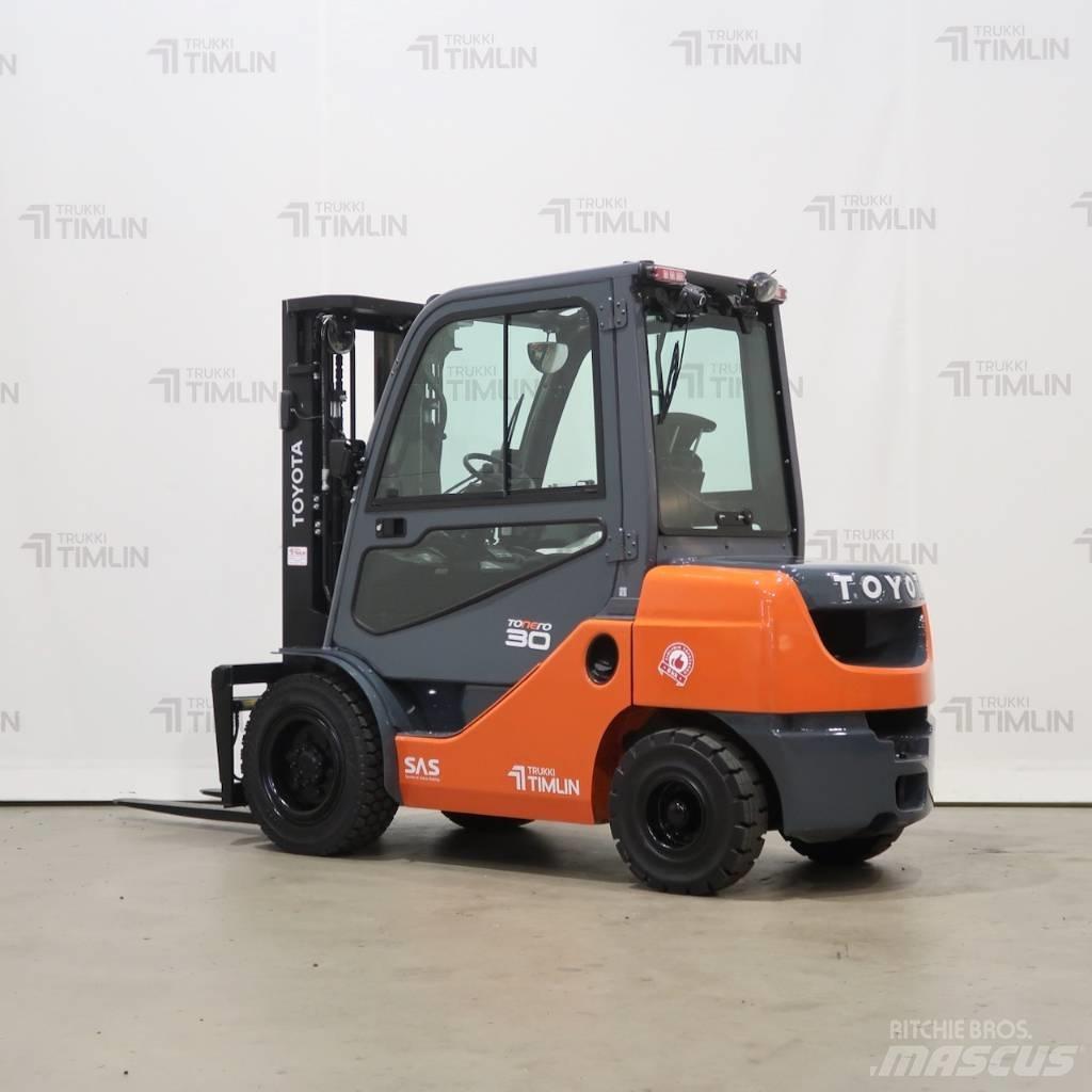Toyota 02-8FDF30 Dieselmotviktstruckar