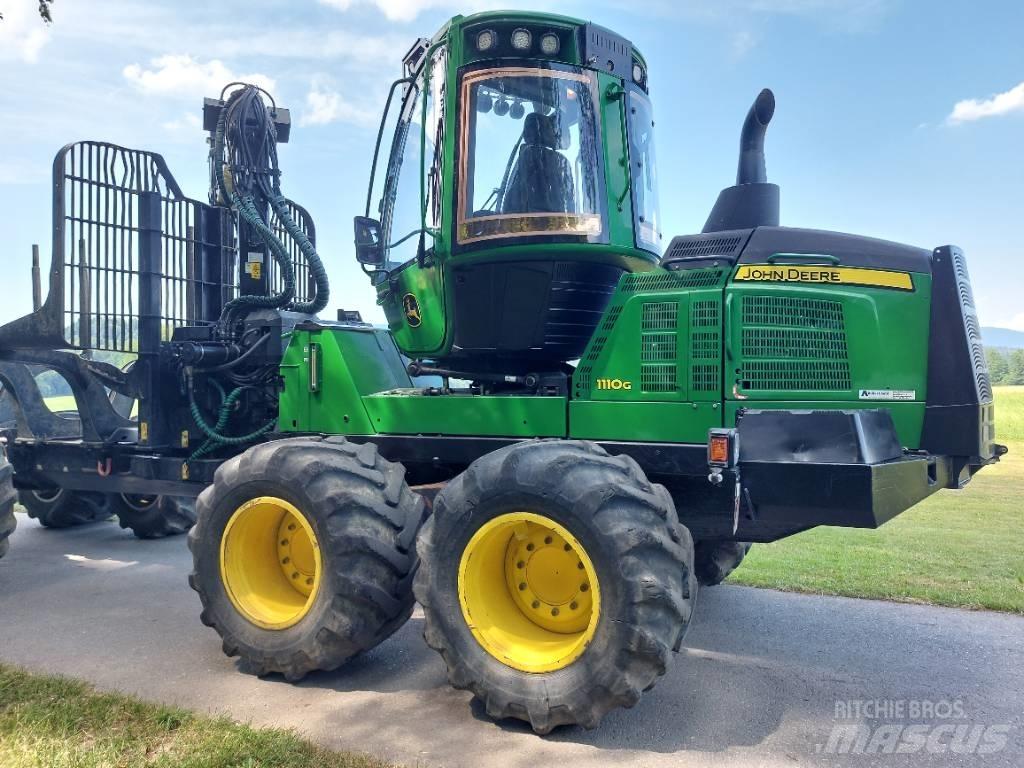 John Deere 1110G Skotare
