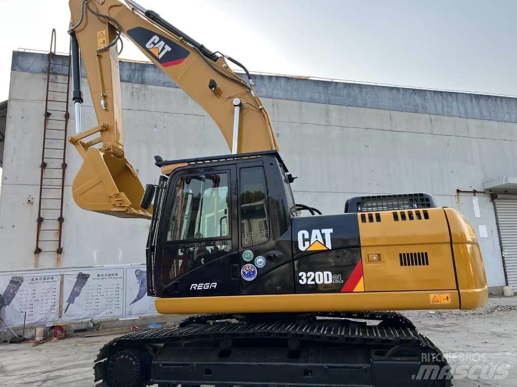 CAT 320D2 Midigrävmaskiner 7t - 12t