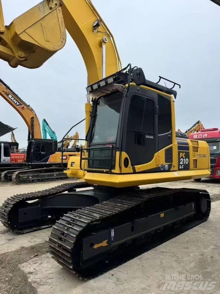 Komatsu 210LC-8 Bandgrävare