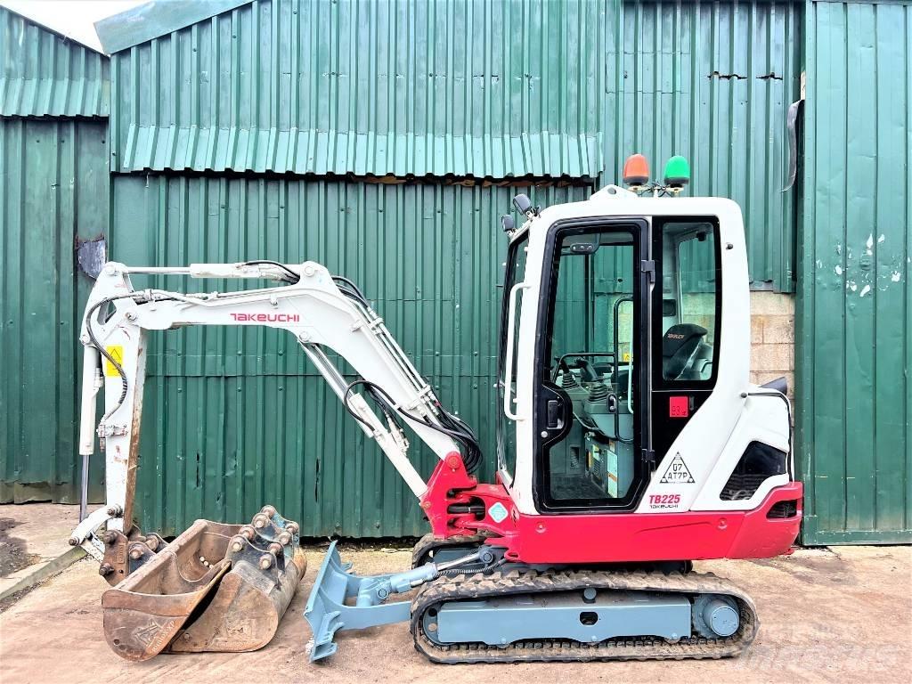 Takeuchi TB225 Minigrävare < 7t