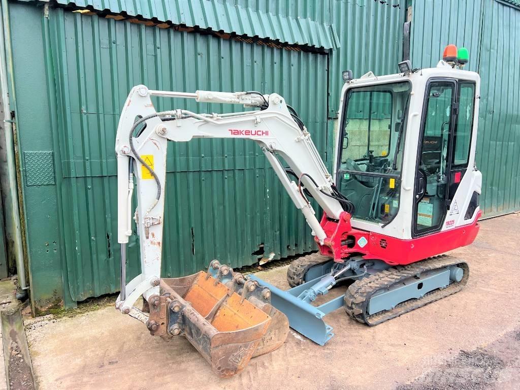 Takeuchi TB225 Minigrävare < 7t