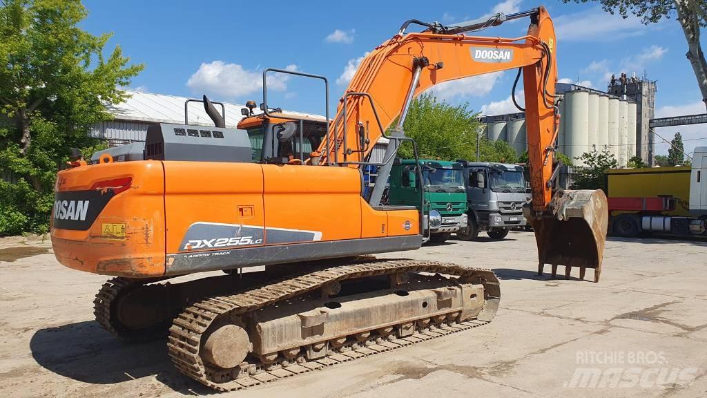Doosan DX 255 LC-5 Bandgrävare