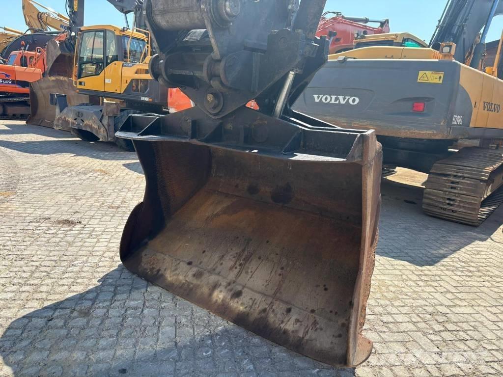 Volvo EC 240 C L Bandgrävare