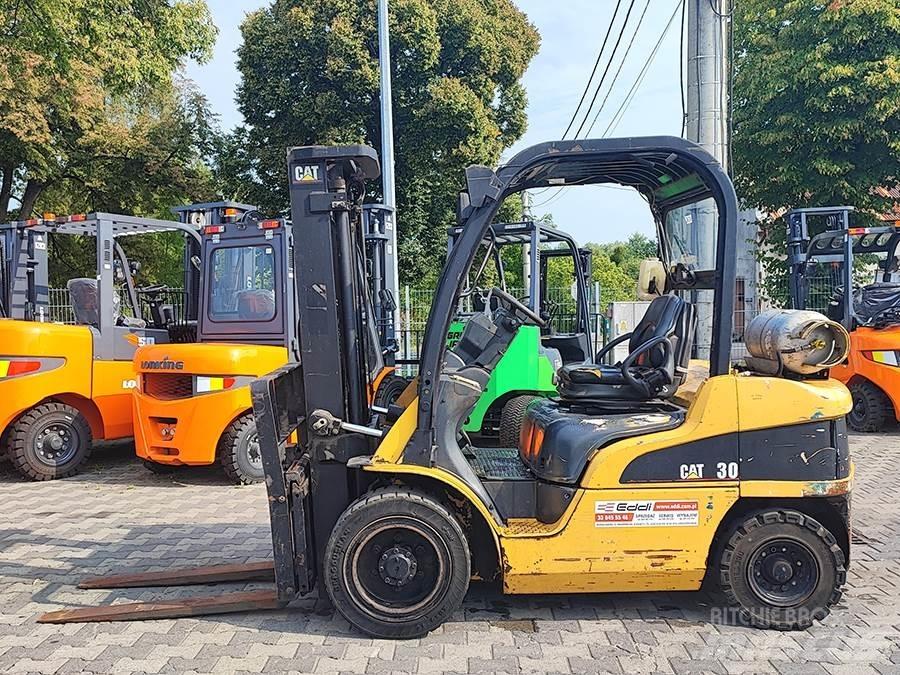 CAT GP30N Gasolmotviktstruckar