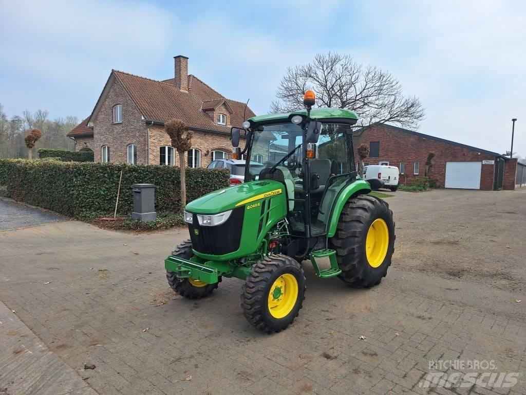 John Deere 4049R Kompakttraktorer
