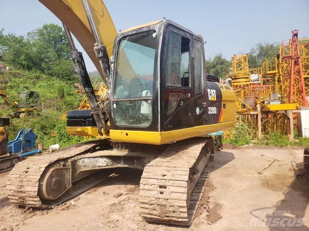 CAT 320 D Bandgrävare