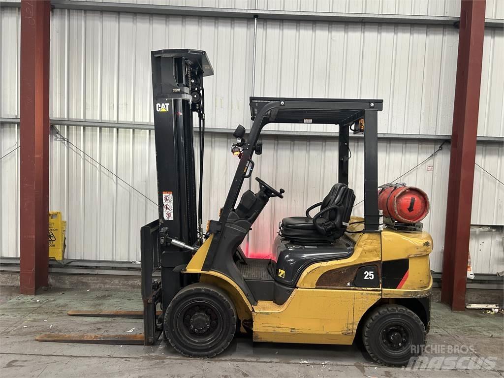 CAT GP25NT Gasolmotviktstruckar