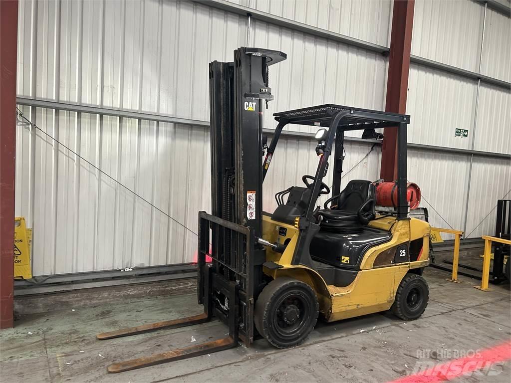 CAT GP25NT Gasolmotviktstruckar