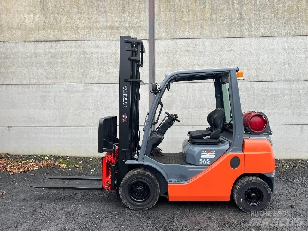 Toyota 02-8 FGF 25 Gasolmotviktstruckar