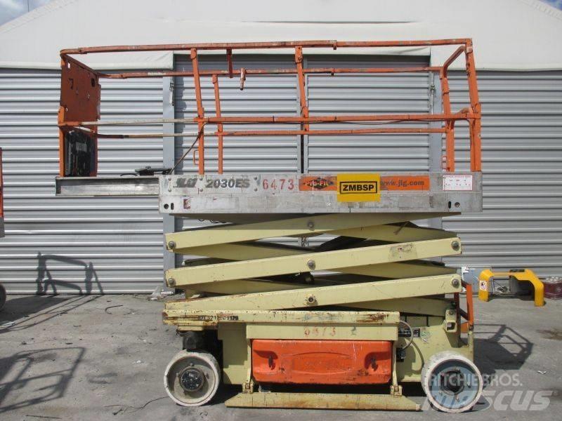 JLG 2030 ES Saxliftar