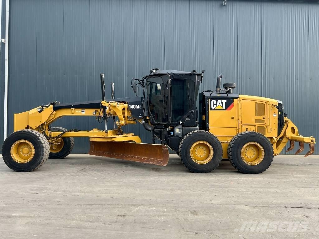 CAT 140M3 Väghyvlar