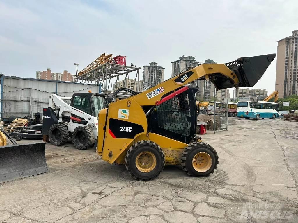 CAT 246 C Kompaktlastare