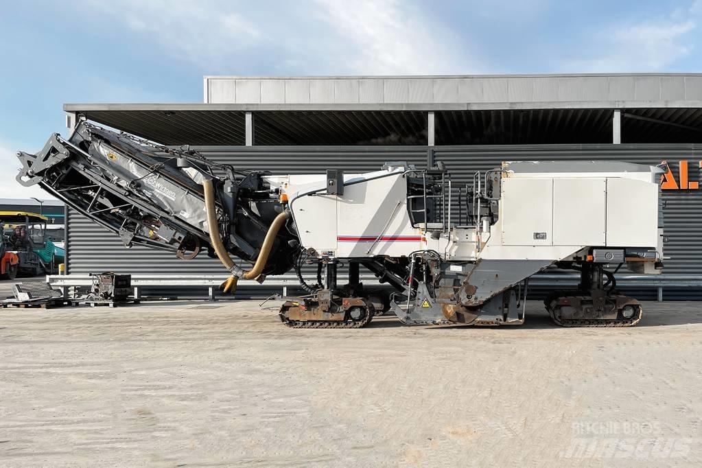 Wirtgen W 210 Asfaltskallfräsmaskiner