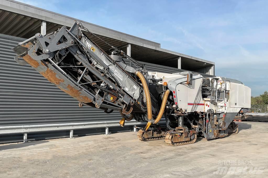 Wirtgen W 210 Asfaltskallfräsmaskiner