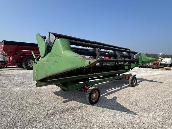 John Deere 220 Skärbord