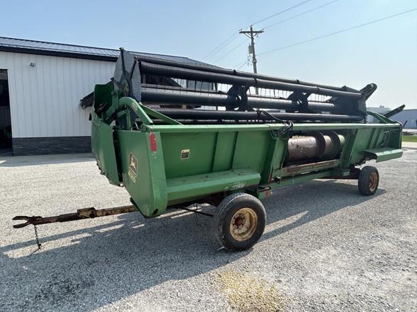 John Deere 220 Skärbord