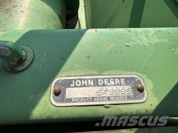 John Deere 220 Skärbord