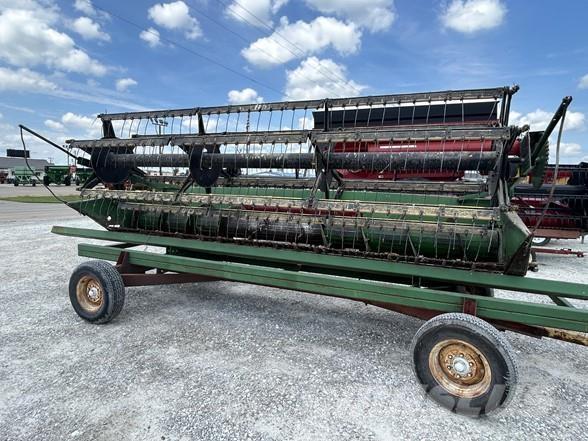 John Deere 220 Skärbord