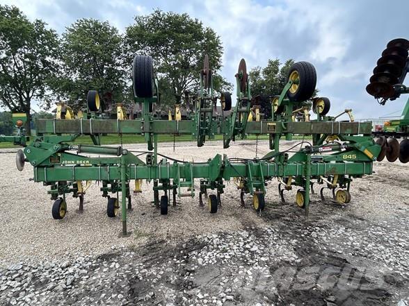 John Deere 845 Kupare och radhackor