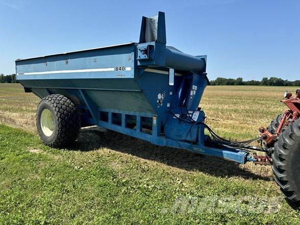 Kinze 840 Spannmålsvagnar