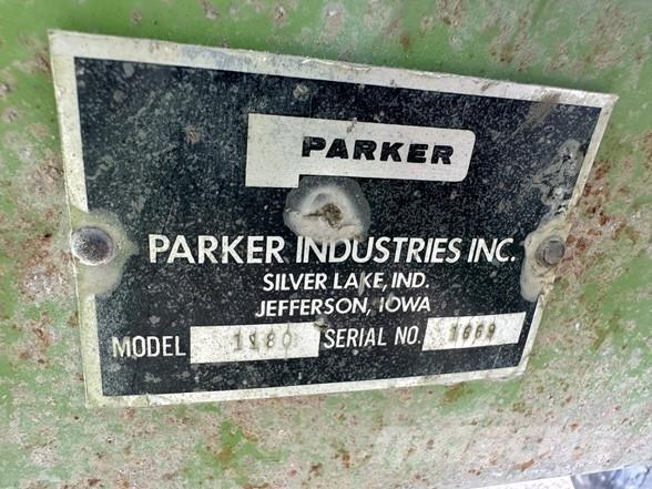 Parker 1180 Spannmålsvagnar