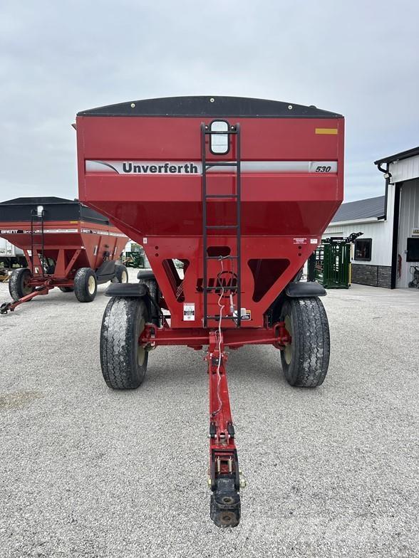 UNVERFERTH 530 Spannmålsvagnar