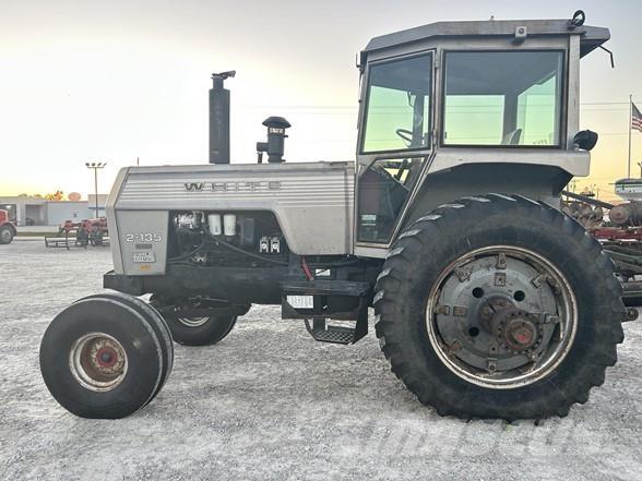 White 2-135 Traktorer