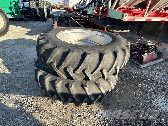 White 2-135 Traktorer