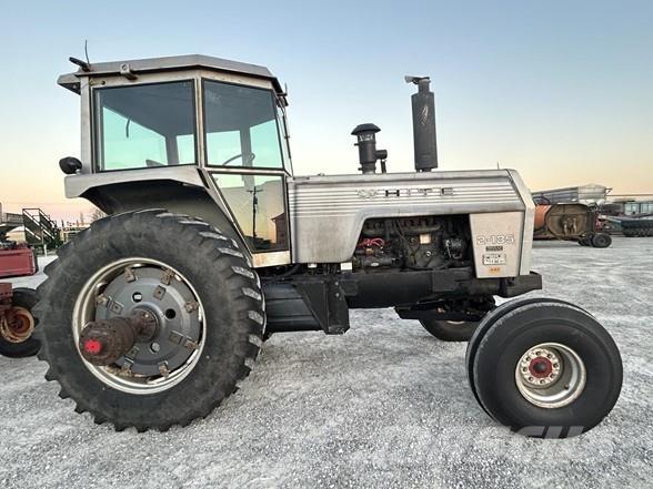 White 2-135 Traktorer