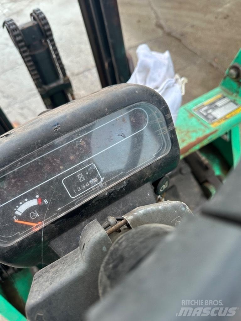Mitsubishi FG 15 Gasolmotviktstruckar