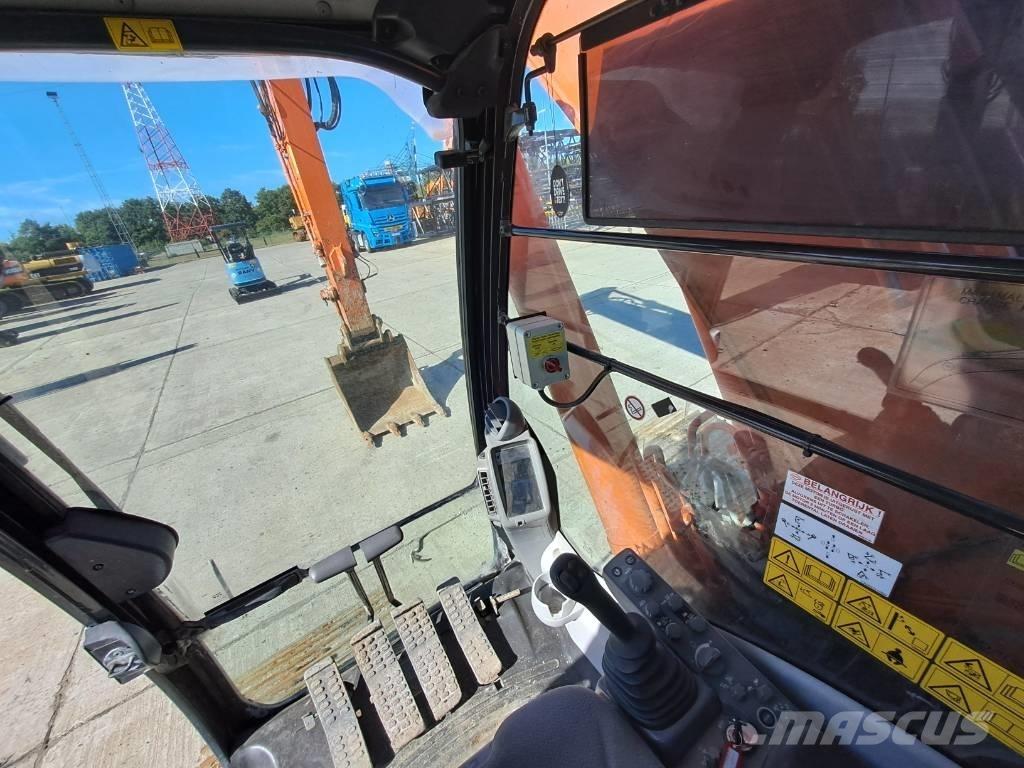 Hitachi ZX210LC-6 Bandgrävare
