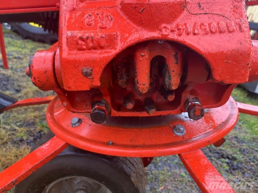 Kuhn GF8702 Vändare och luftare