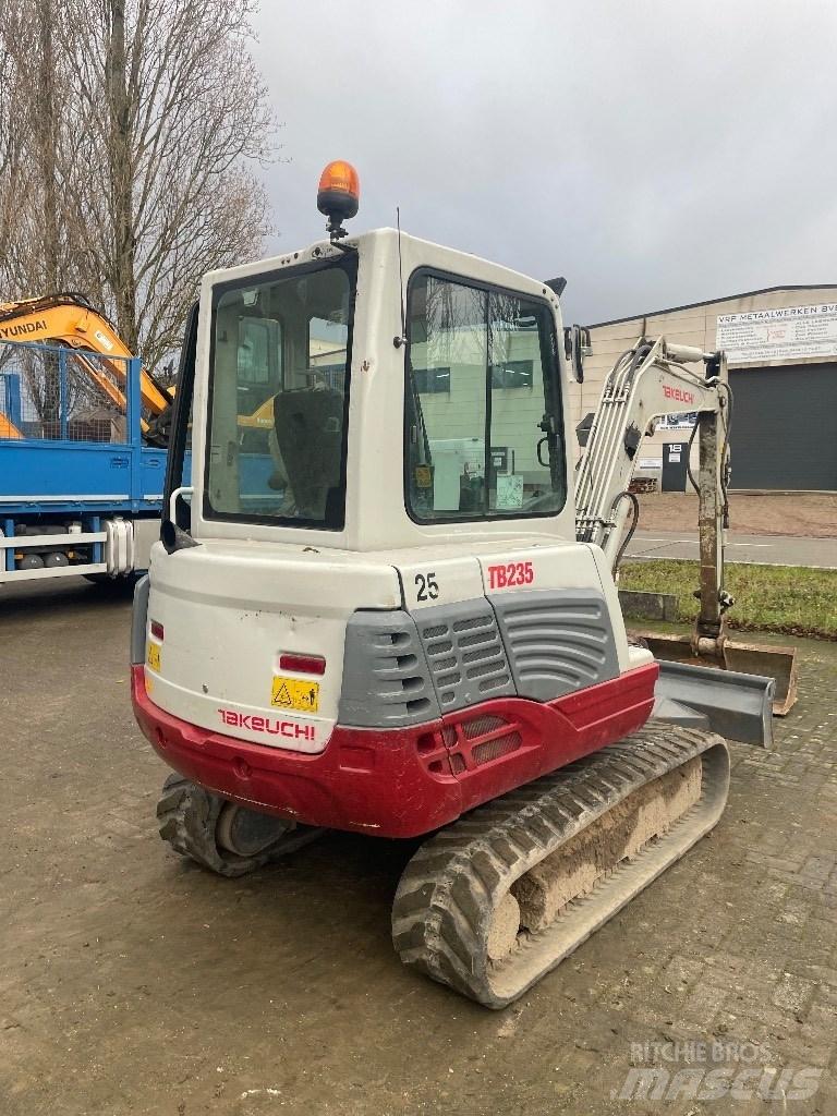Takeuchi TB 235 Minigrävare < 7t
