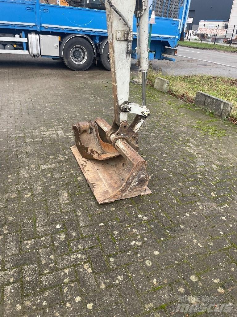 Takeuchi TB 235 Minigrävare < 7t
