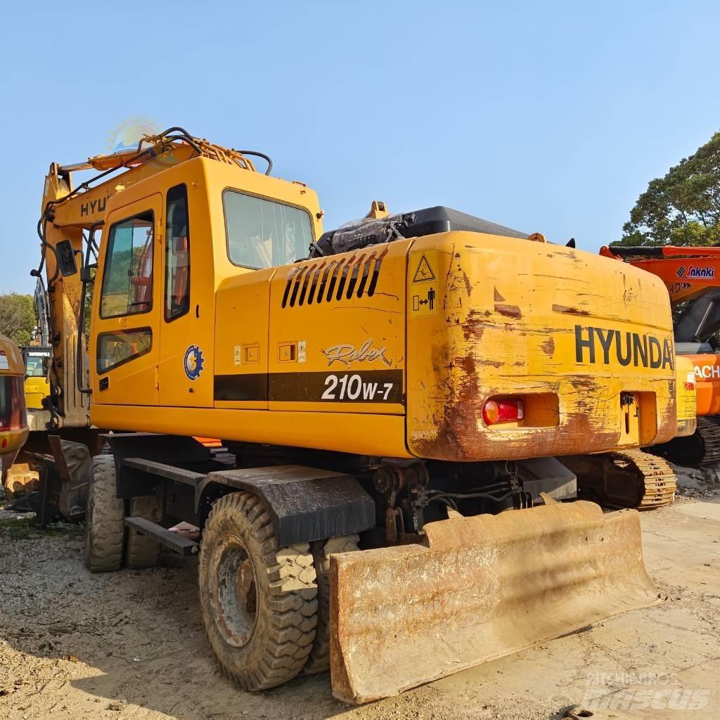 Hyundai R210W-7 Hjulgrävare