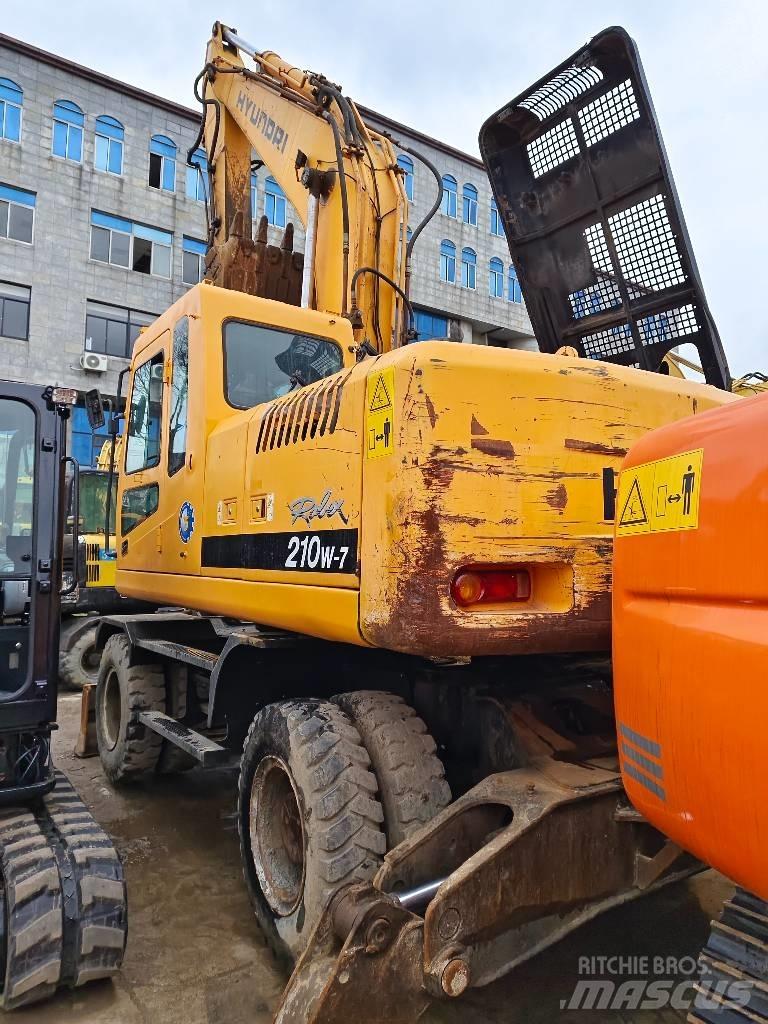 Hyundai R210W-7 Hjulgrävare