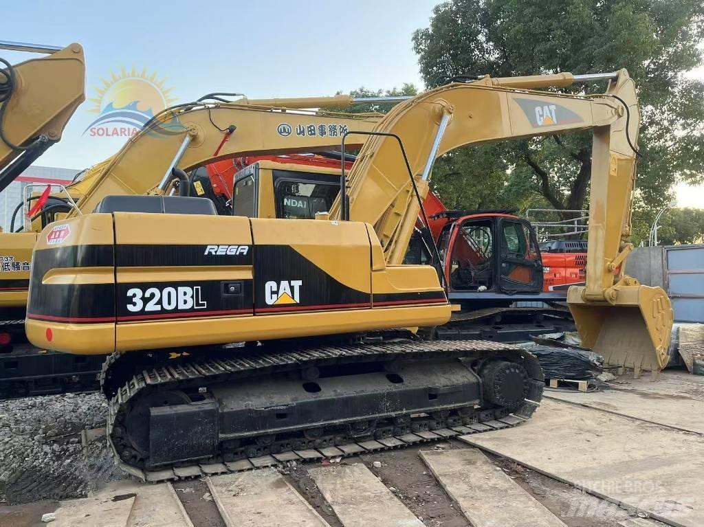 CAT 320 B L Bandgrävare
