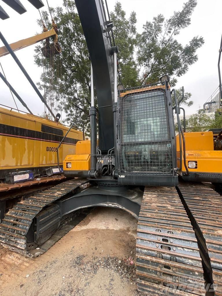Hyundai R210 Bandgrävare