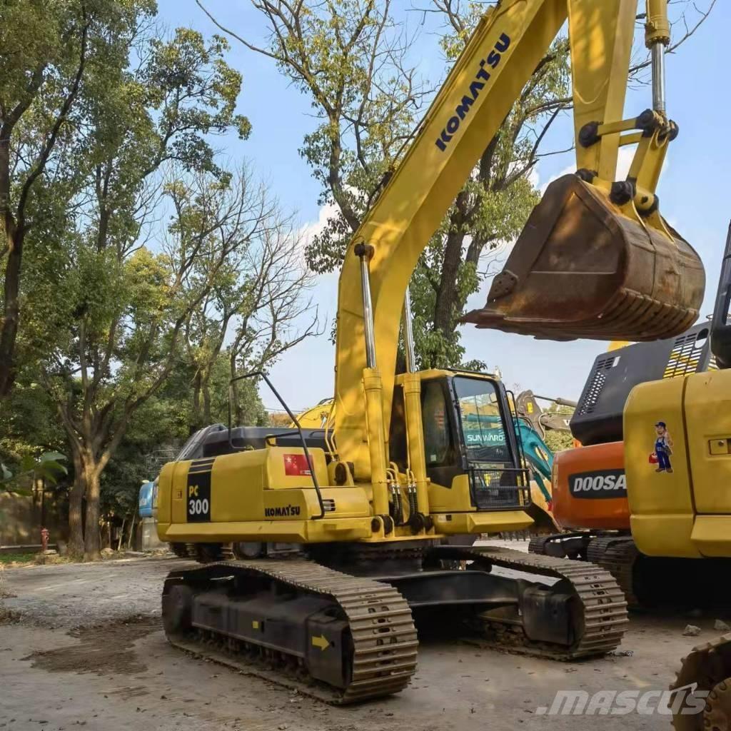 Komatsu PC 300 Bandgrävare