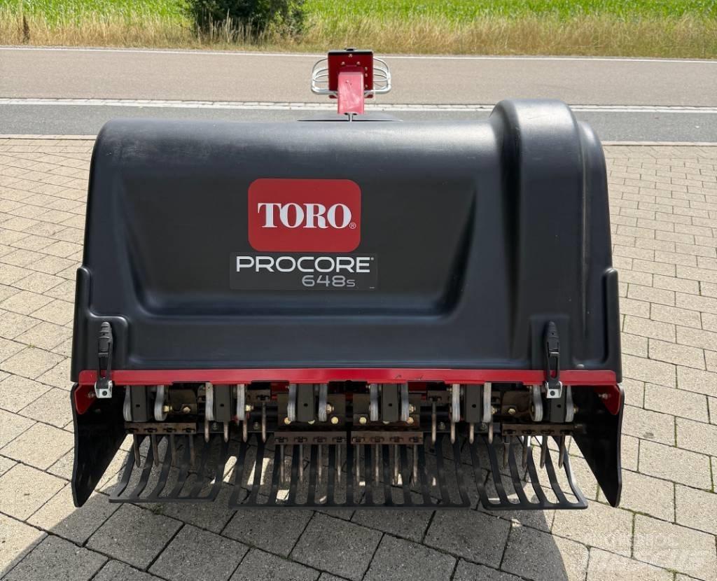Toro ProCore 648S Luftare och vertikalskärare