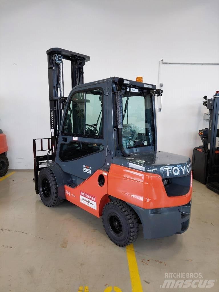 Toyota 52-8 FDJF 35 Dieselmotviktstruckar