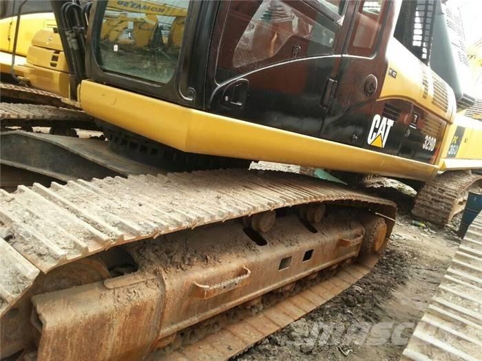 CAT 329 D Bandgrävare